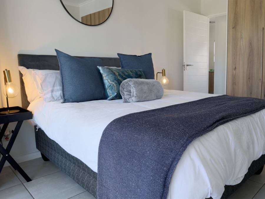 2 Bedroom Property for Sale in De Zicht Estate Western Cape